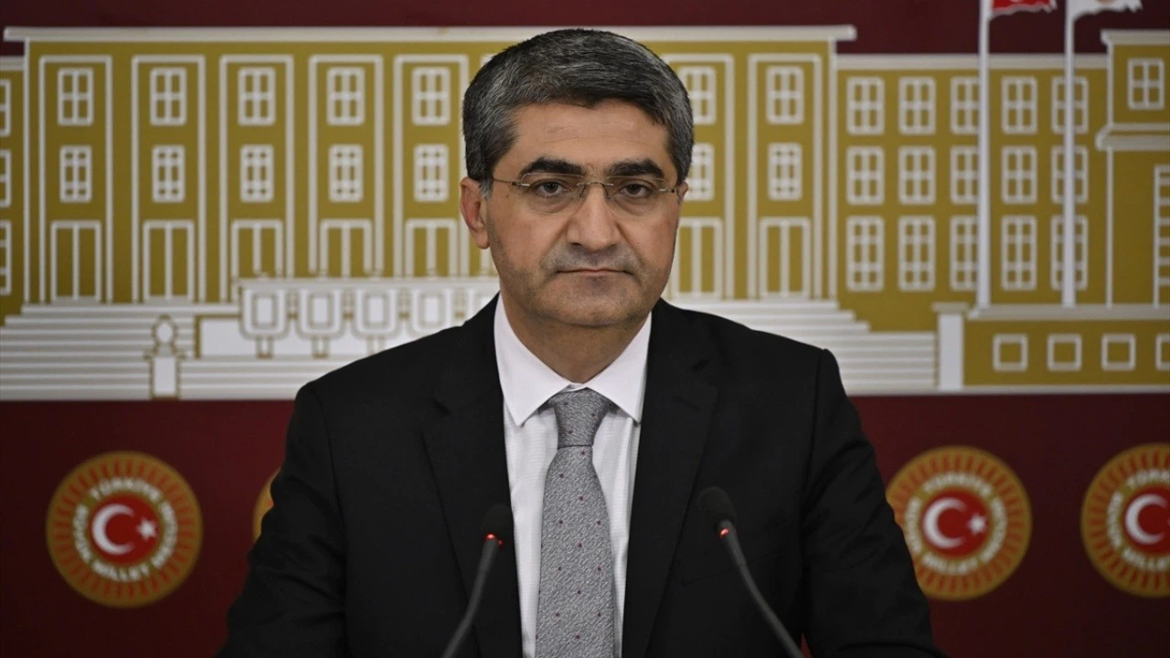 Ekmen: “Yerel basına destek şart”