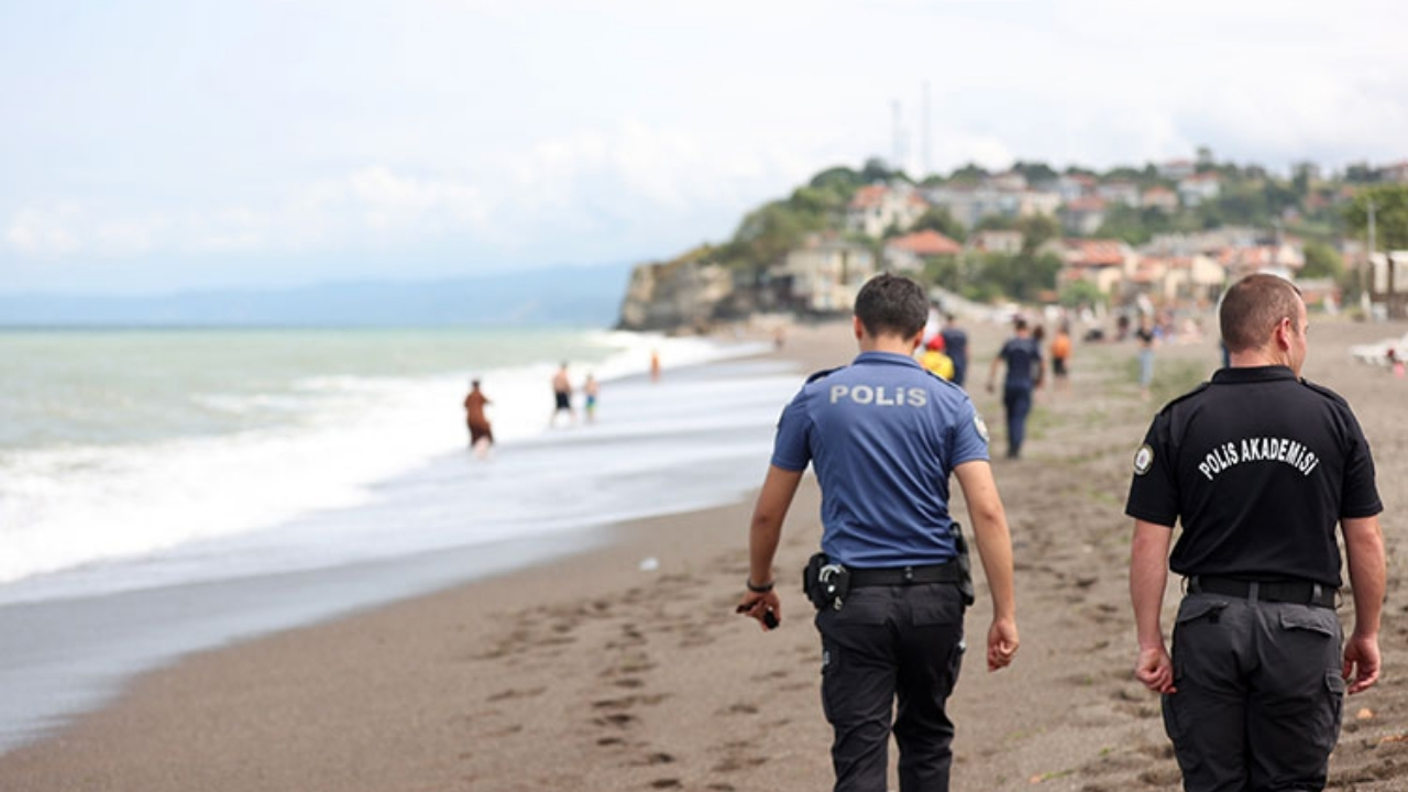 Düzce'de bazı plajlarda denize girmek yasaklandı