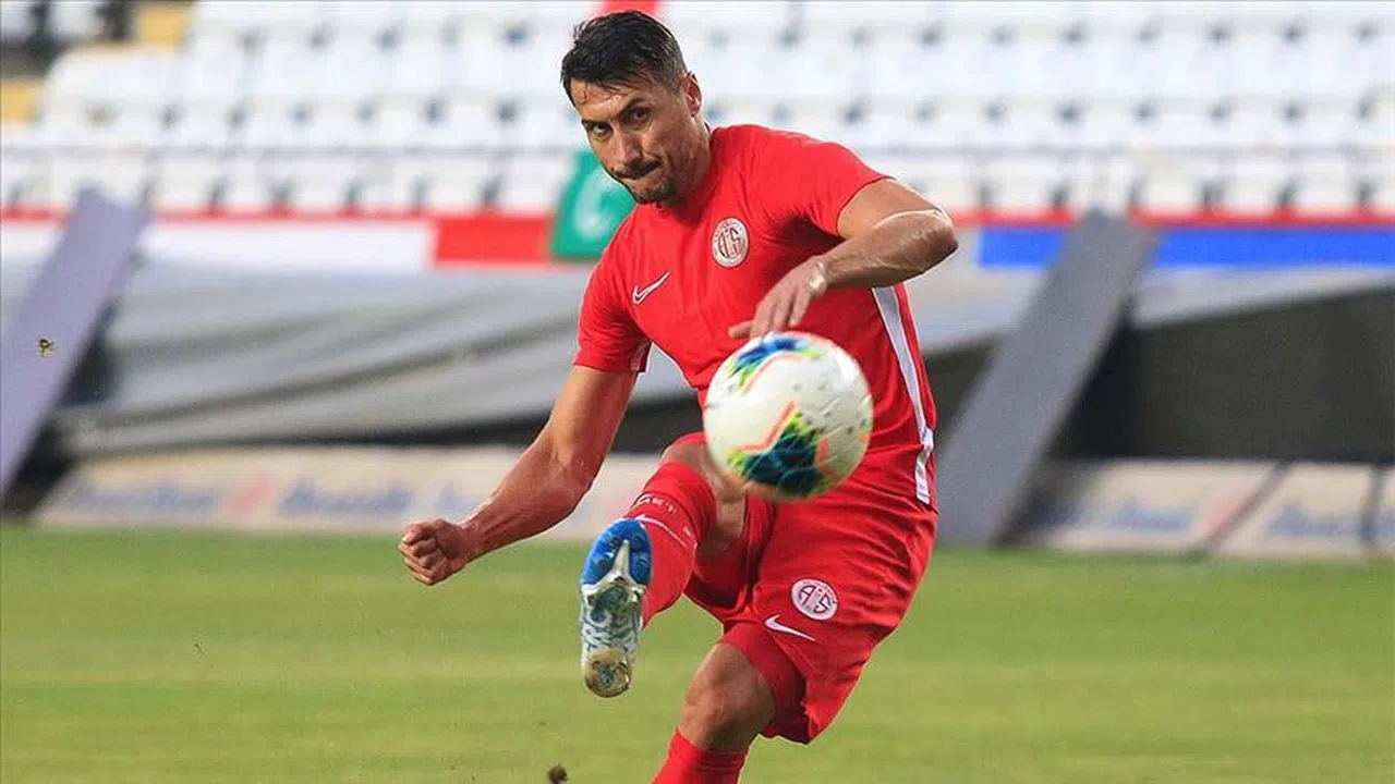 Jahovic 'gol krallığı' yarışında iddiasını sürdürüyor