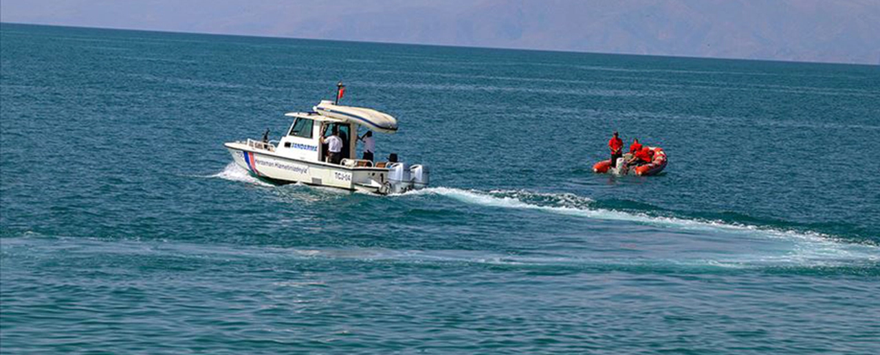 Van Gölü'nde acı üstüne acı