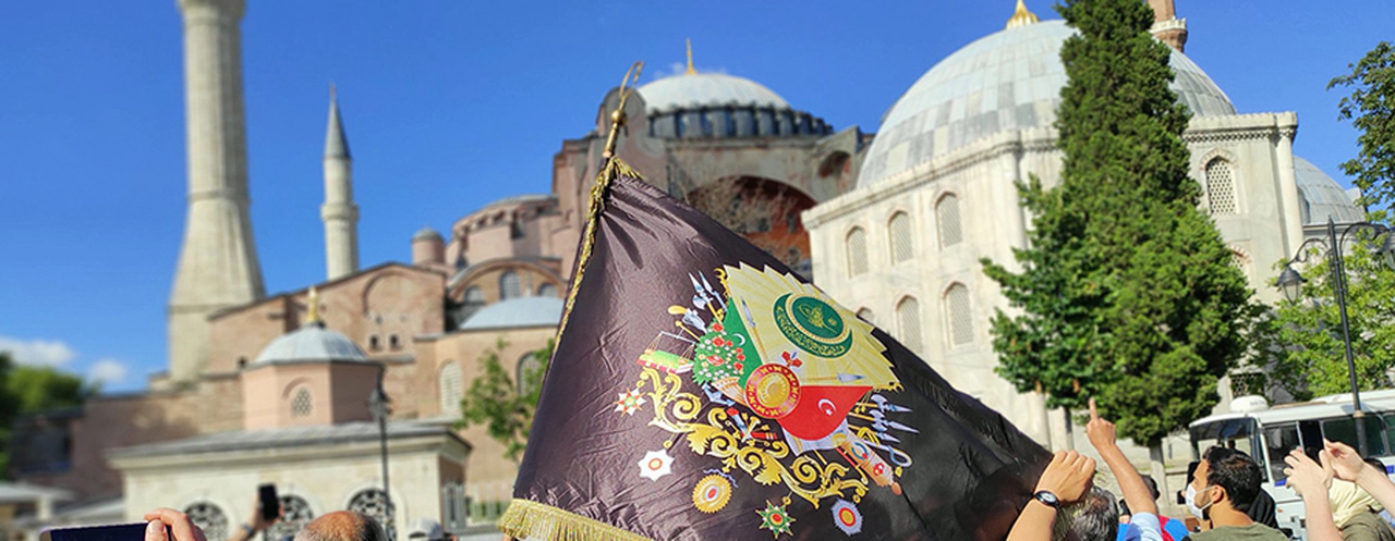 Namaz kılma alanları tamamen doldu