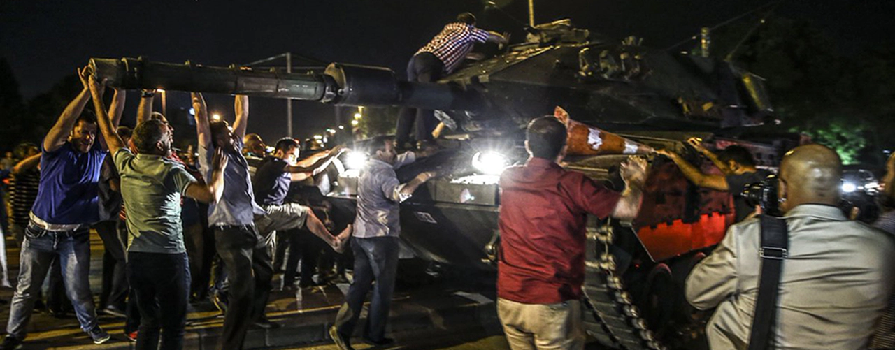 Alçak uçuş yapan FETÖ'cü pilota müebbet