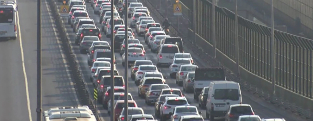 İstanbulluların trafik çilesi bitmiyor!