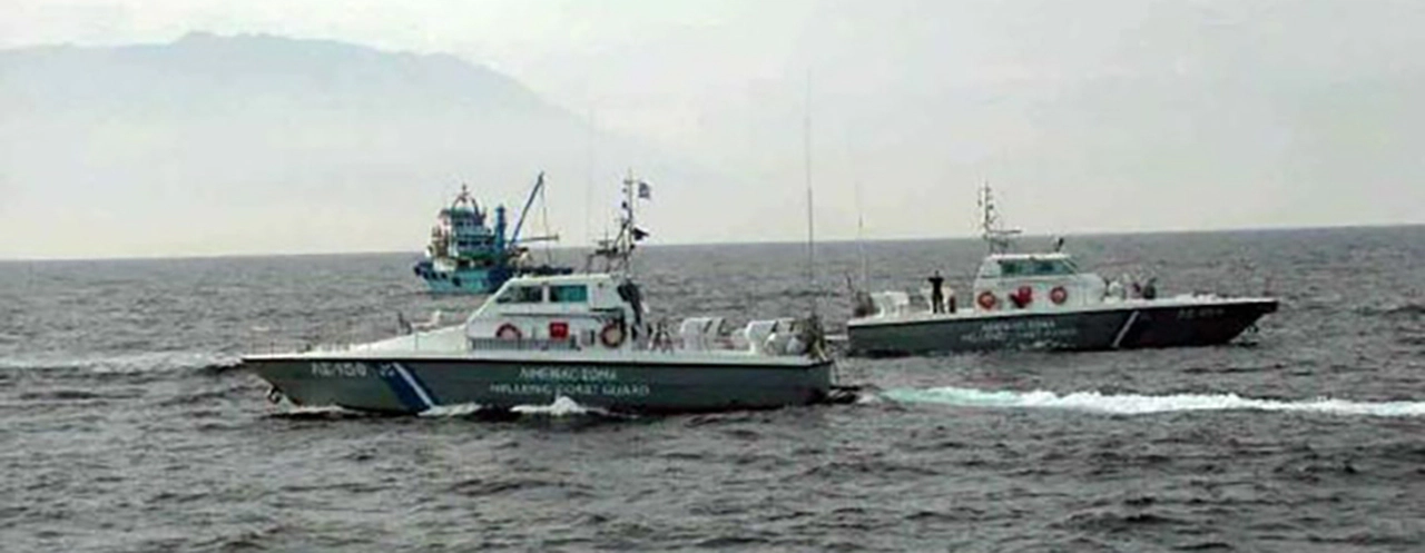 Donanmamıza gücü yetmeyen Yunan balıkçılara sardı!