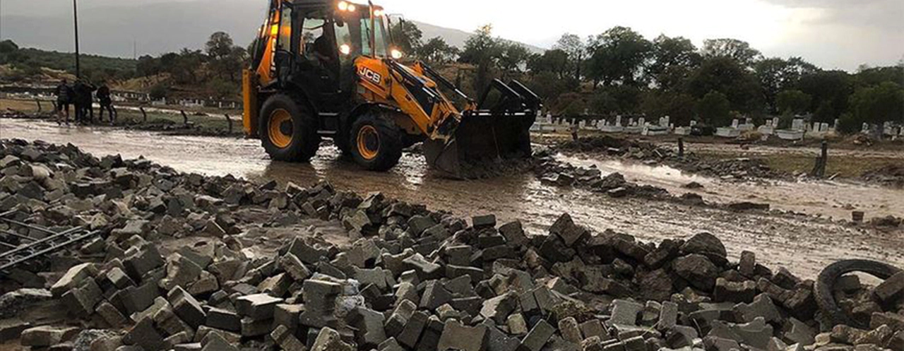 Ege'yi kuvvetli yağış ve fırtına vurdu