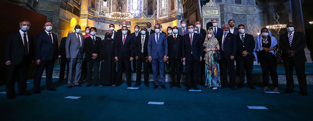 Kalın, büyükelçilerle Ayasofya Camii'nde