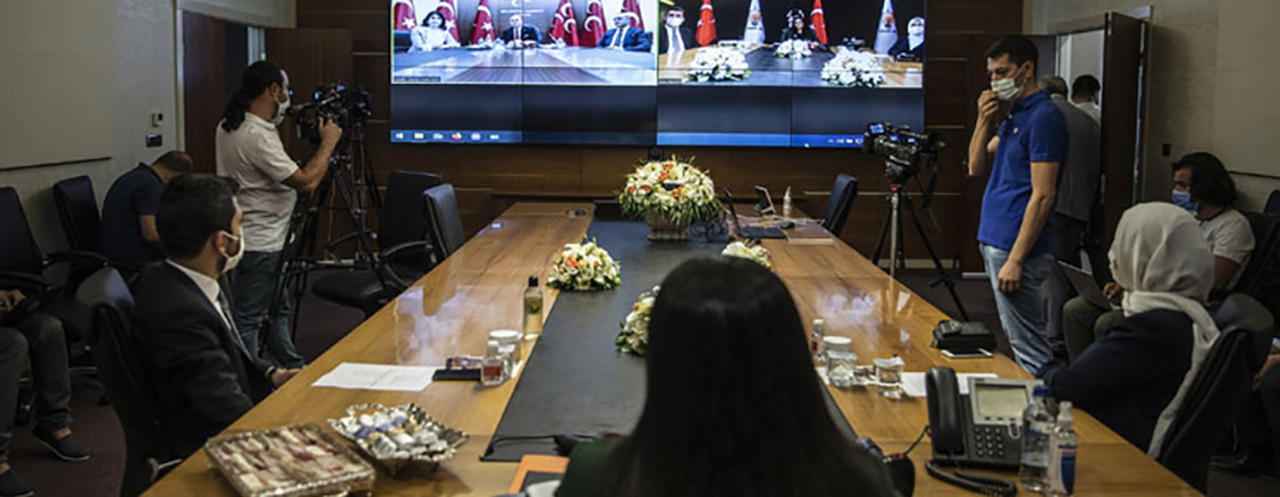 Siyasi partilerden görüntülü bayramlaşma