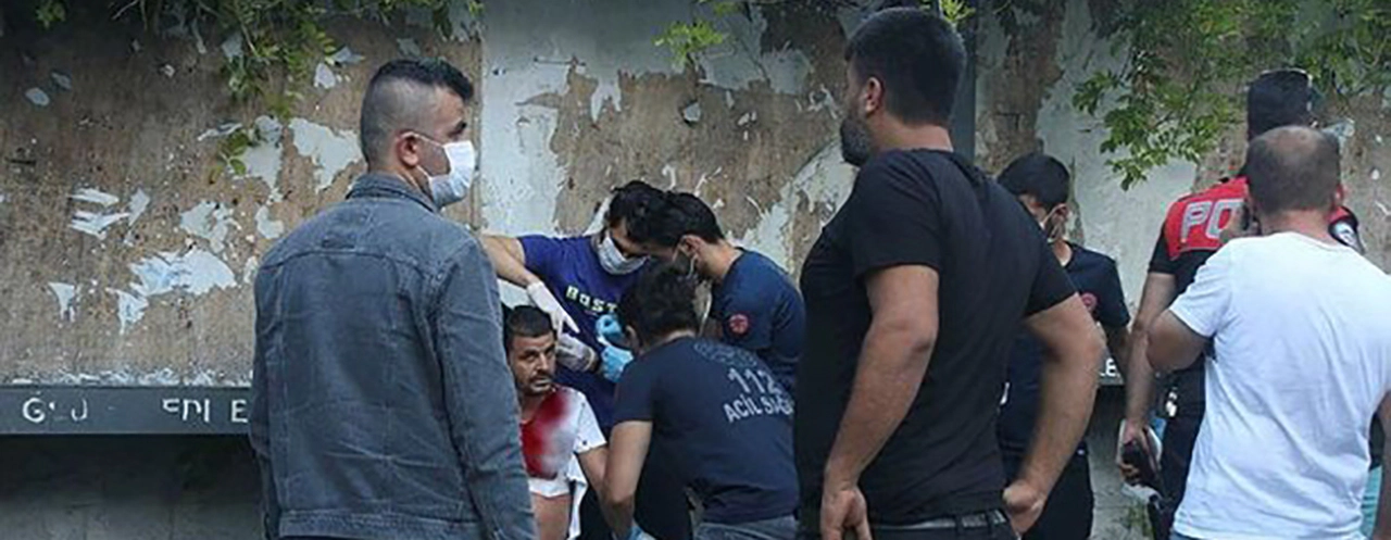 Taksim'de değnekçi terörü!