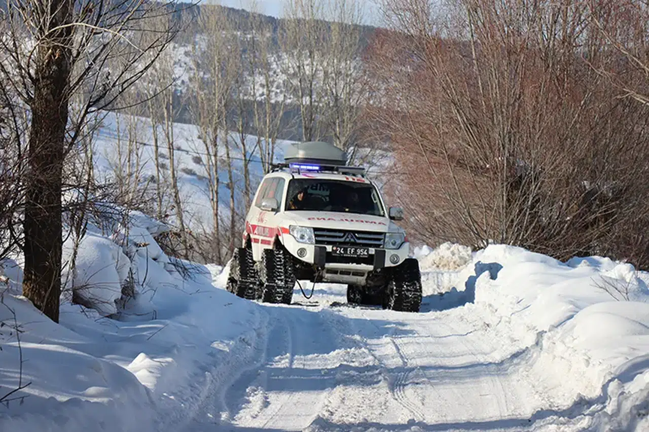 Erzincan’da paletli ambulanslarla kesintisiz sağlık hizmeti