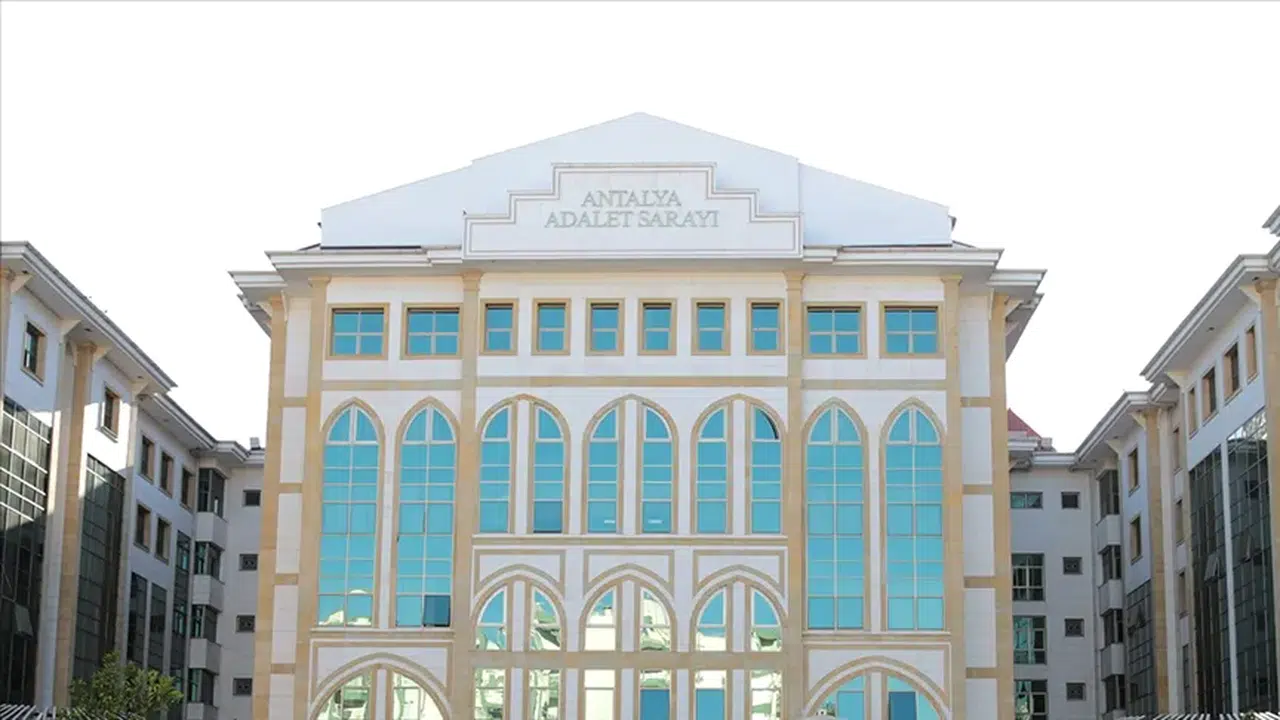 Antalya merkezli yasa dışı bahis soruşturmasında 72 gözaltı