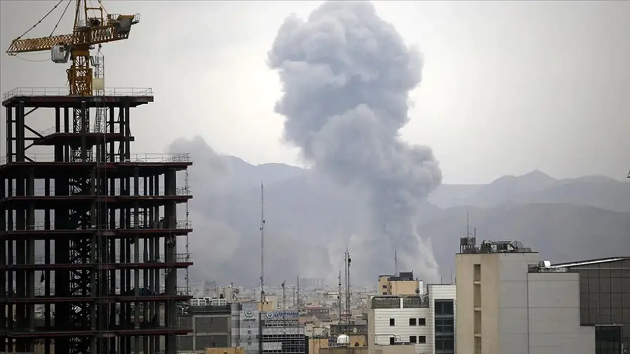 ABD-İsrail'in saldırılarında Tahran eyaletinde 12 bin konut hasar gördü