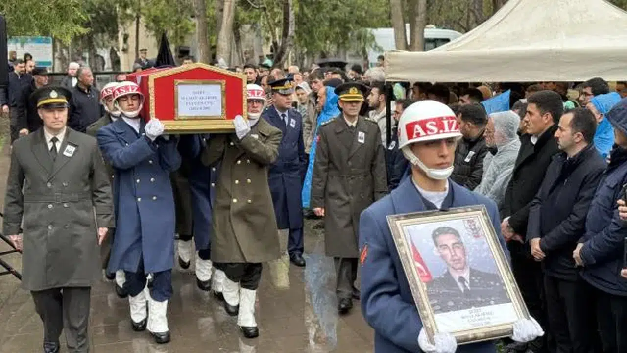 Şehit Uzman Çavuş Selman Akarsel Konya’da son yolculuğuna uğurlandı