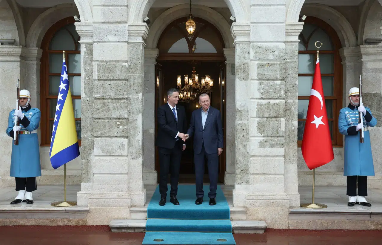 Cumhurbaşkanı Erdoğan, Boşnak lider Becirovic'i resmi törenle karşıladı