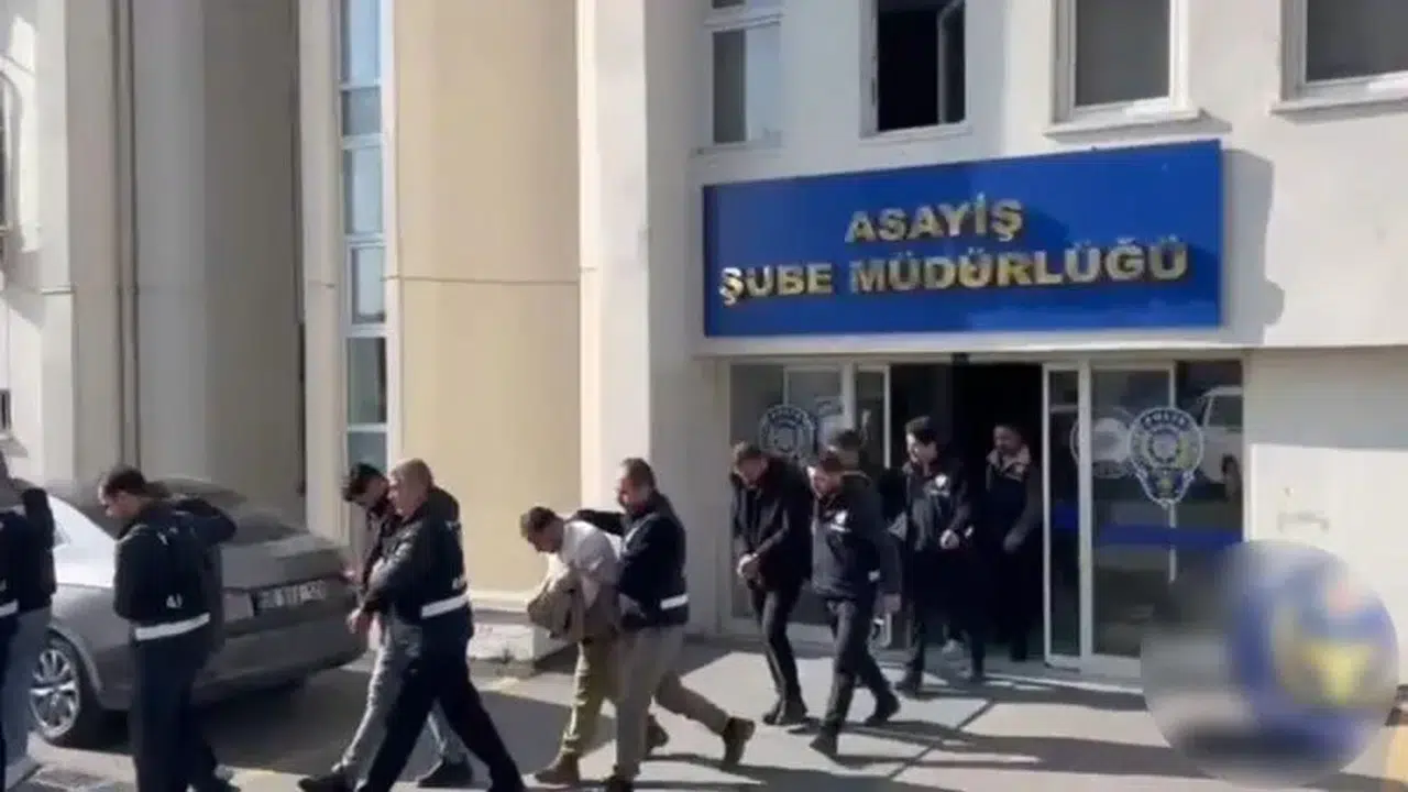 Ankara merkezli 22 ilde borsa dolandırıcılarına operasyon