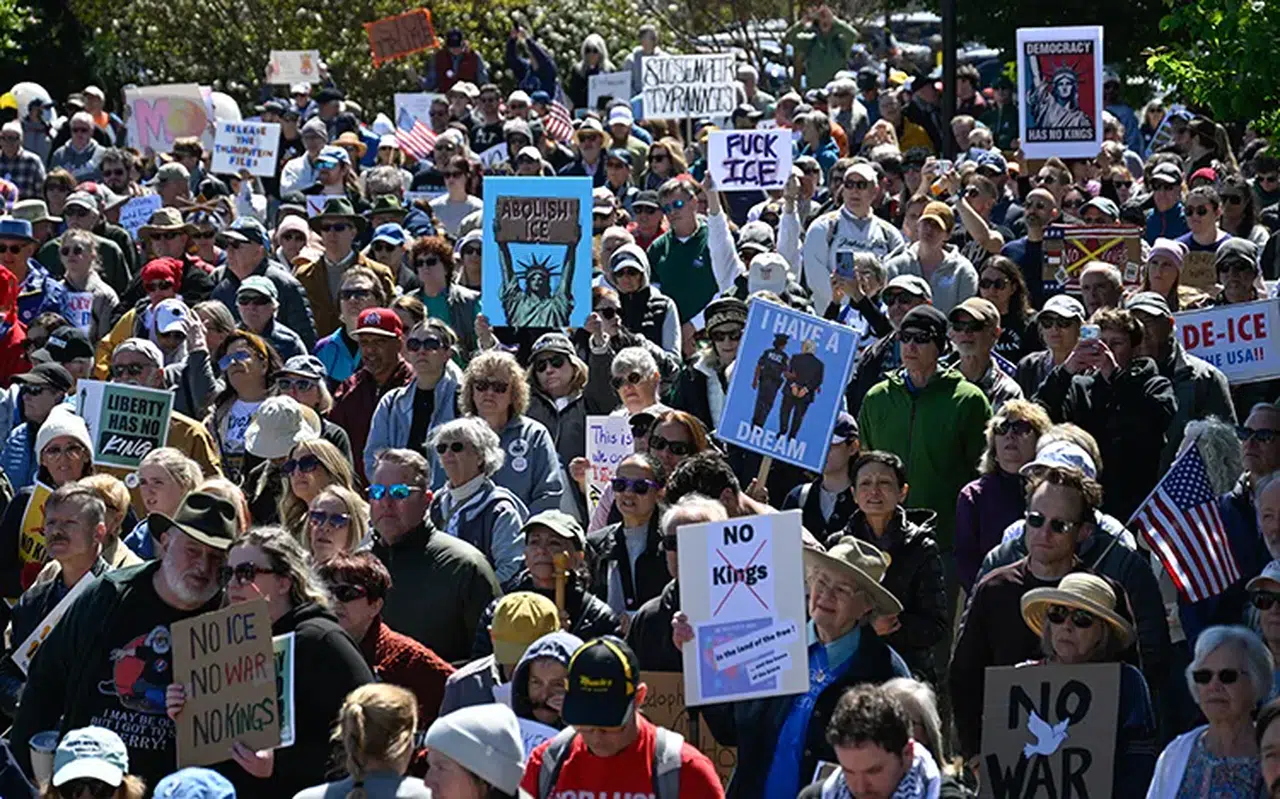 ABD'de, Trump yönetimine karşı "Krallara Hayır" protestosu düzenlendi