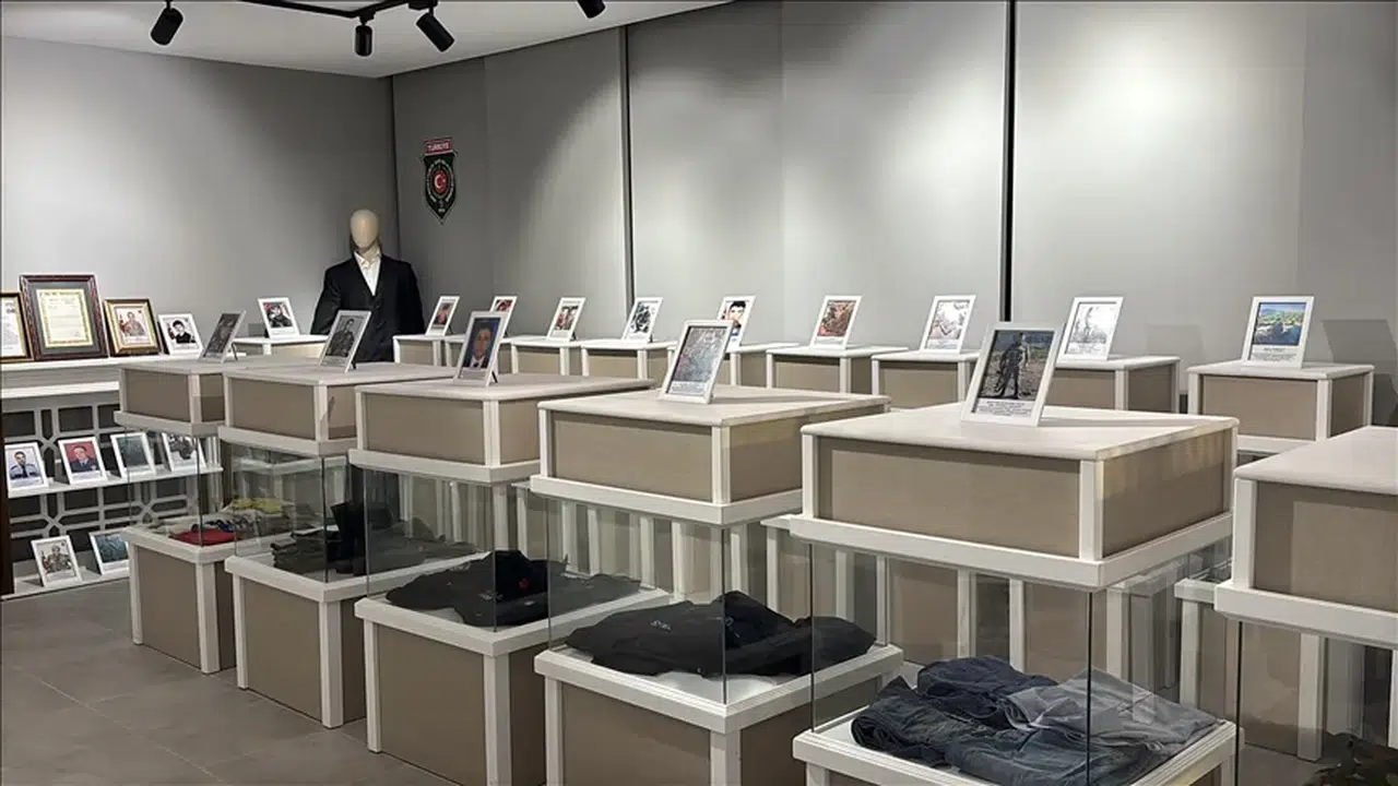 Kastamonu’da şehitlerin eşyalarının ve kıyafetlerinin sergilendiği “Şehitler Müzesi” ziyarete açıldı