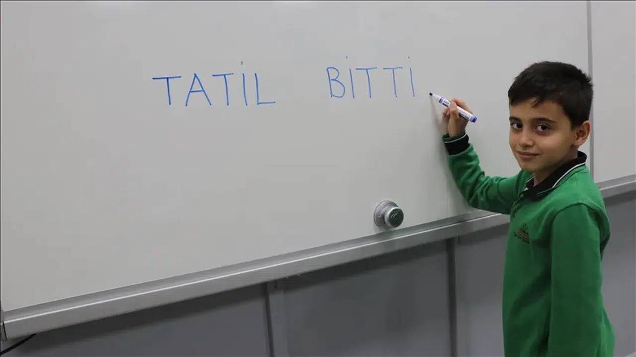 Tatil bitti, ders zili çaldı