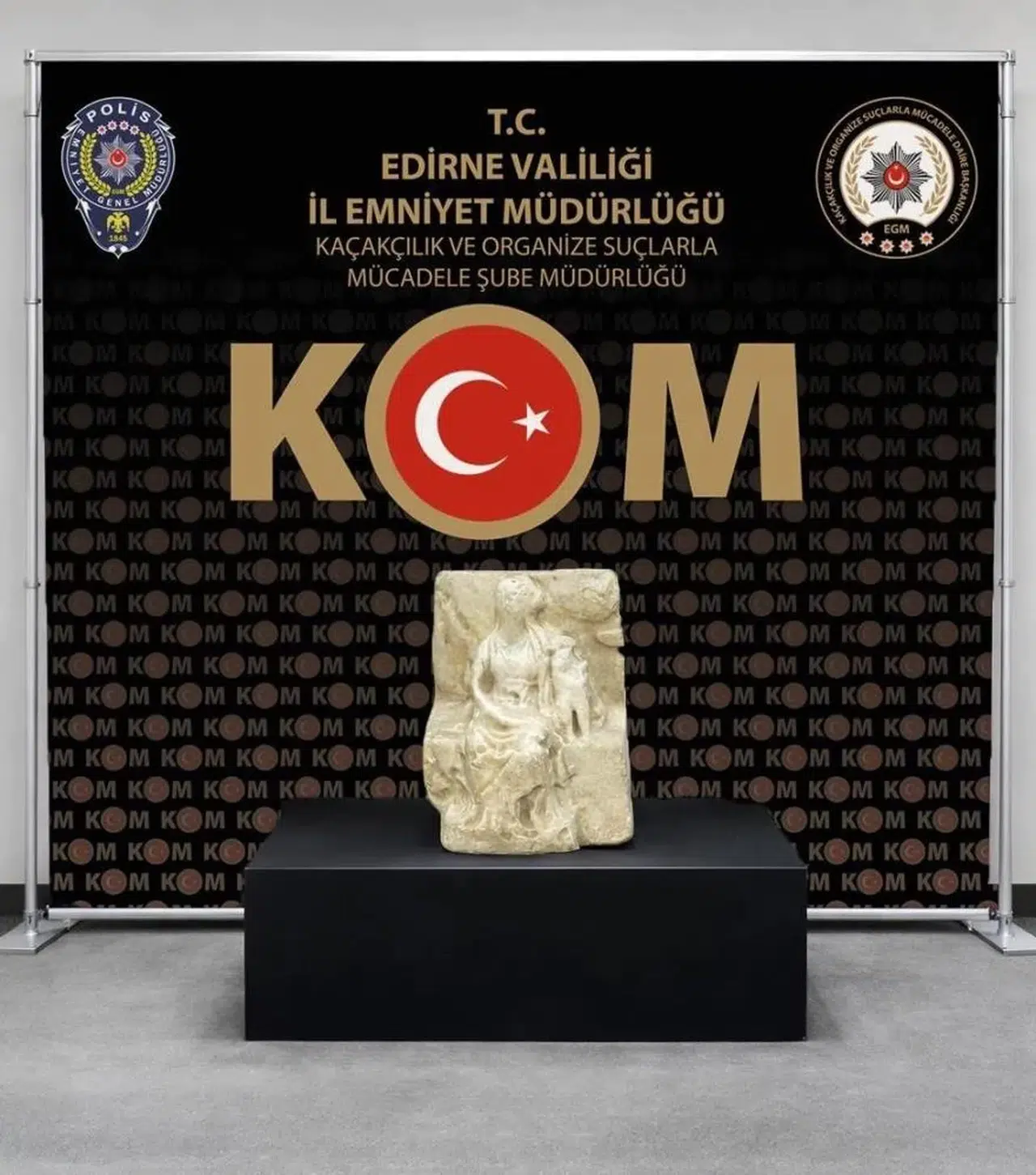 Tarihi eser kaçakçılarına operasyon: 2 bin yıllık Kybele heykeli ele geçirildi