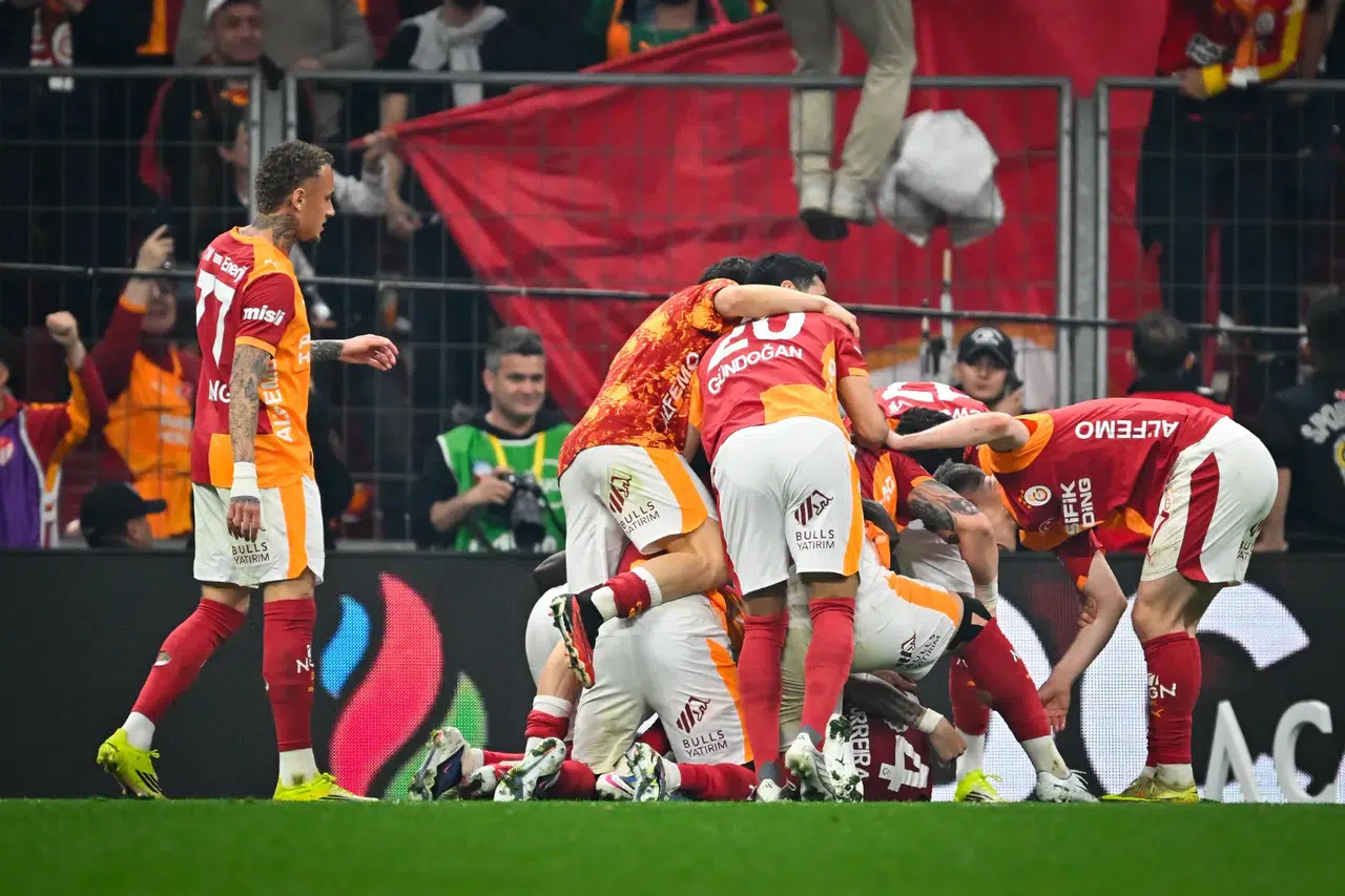 Penaltı kaçtı, kırmızı çıktı, aslan güldü: Galatasaray 3-0 Fenerbahçe