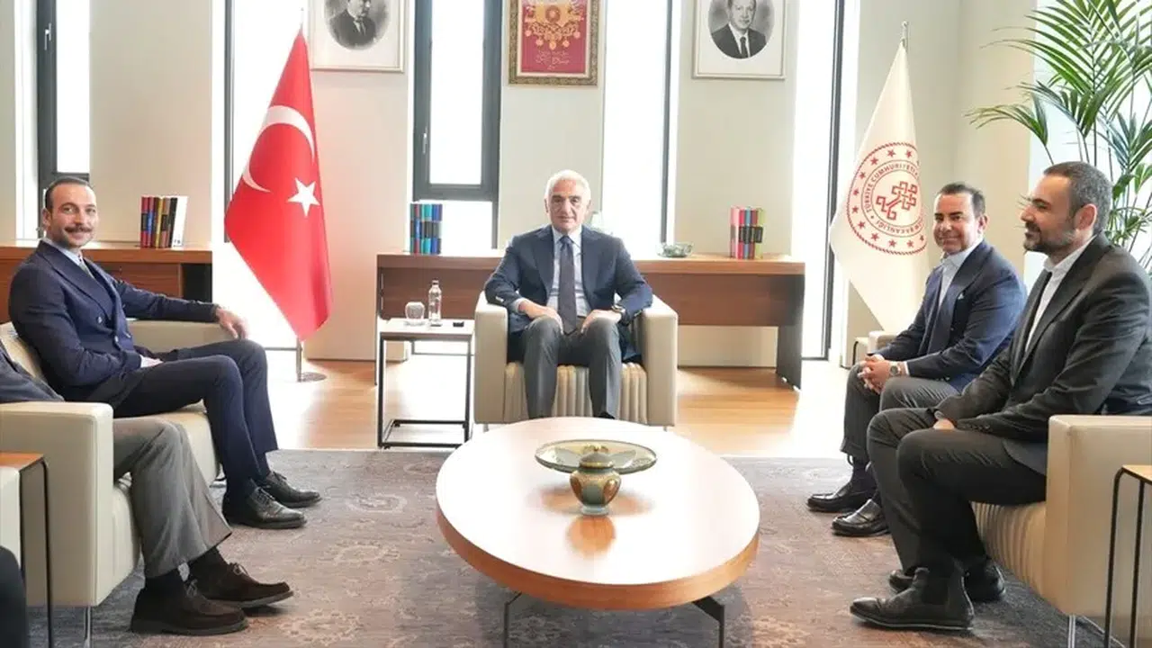 Bakan Ersoy’dan Görkem Sevindik’e destek: “Tehdit ve nefret dili kabul edilemez”