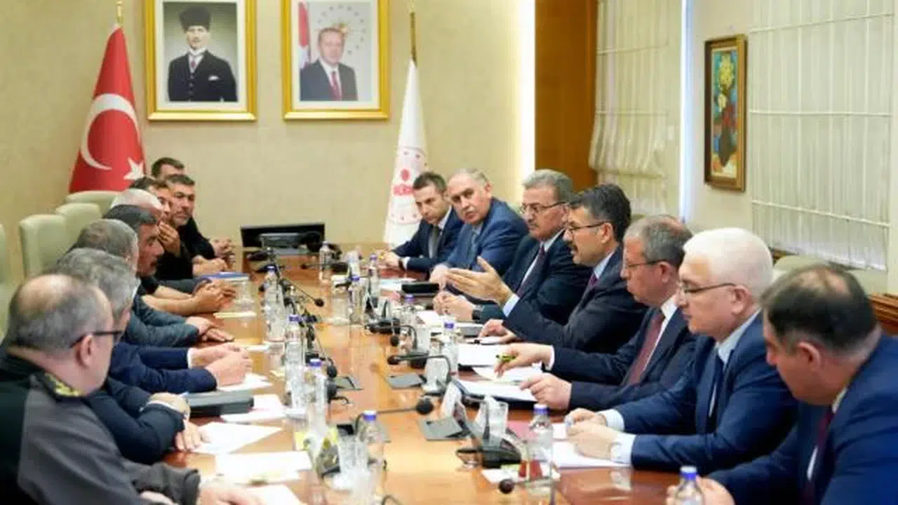 Maden işçileri, eylemini sonlandırdı