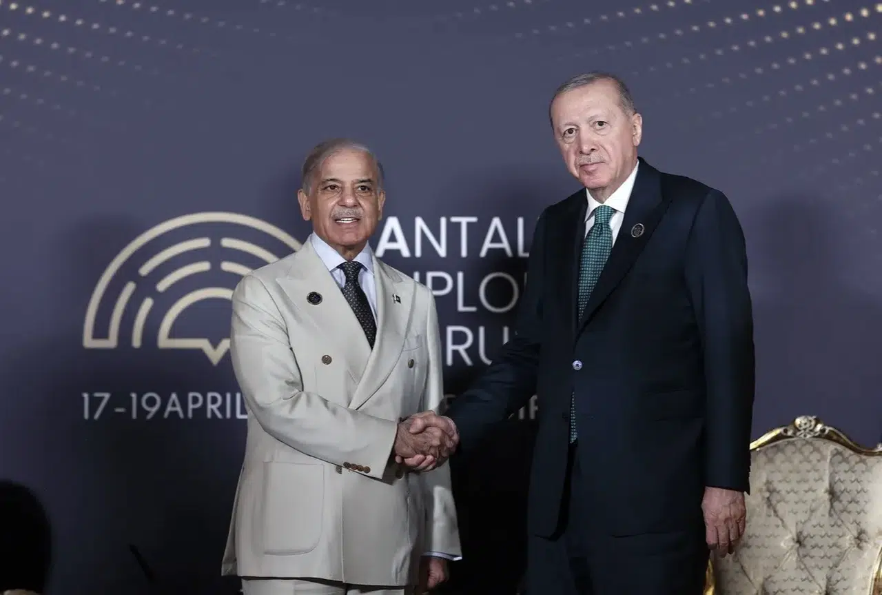 Cumhurbaşkanı Erdoğan’dan Antalya’da diplomasi trafiği: Pakistan Başbakanı Şerif’i kabul etti