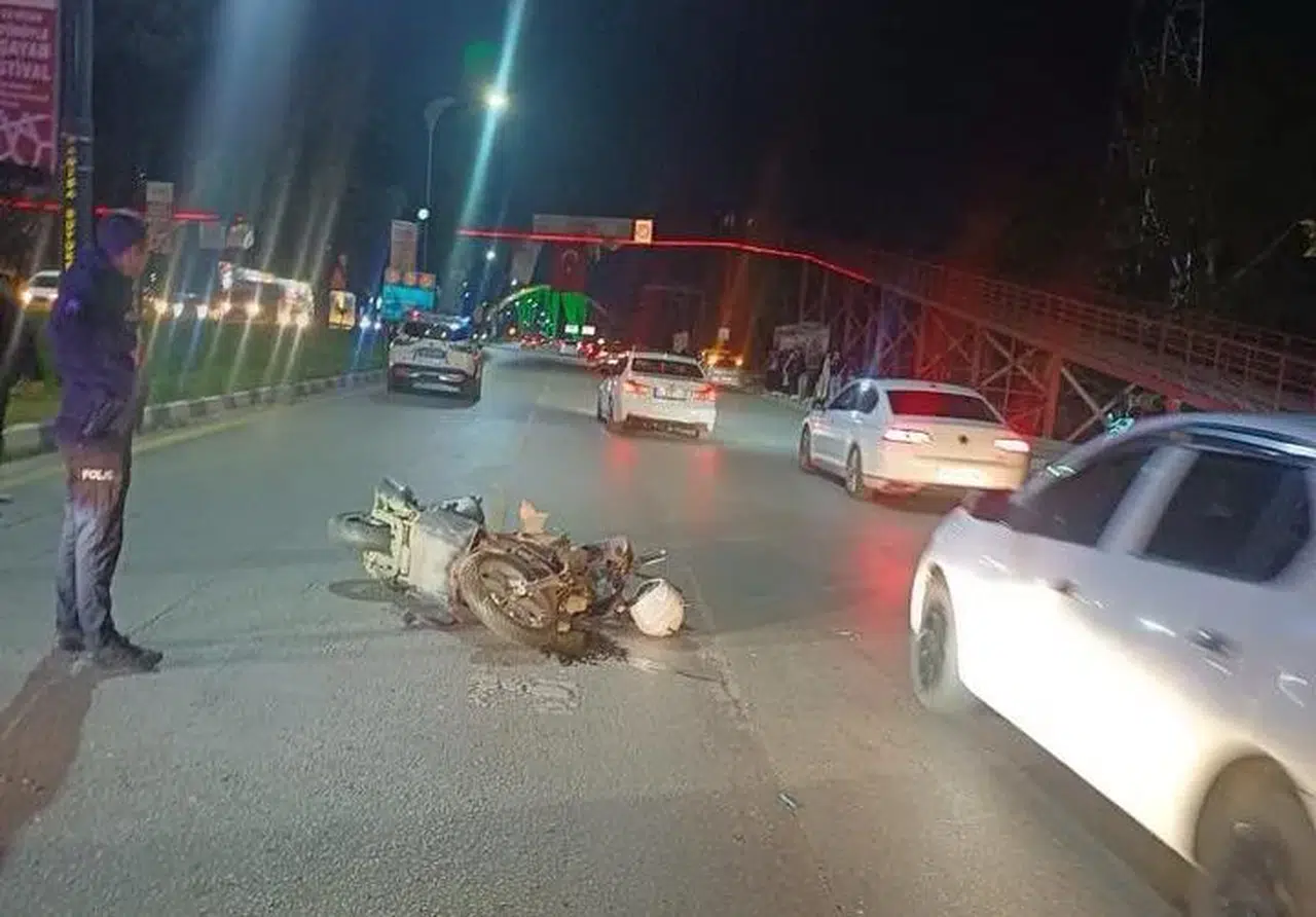 Manisa'da iki motosikletin çarpıştığı kazada polis memuru hayatını kaybetti