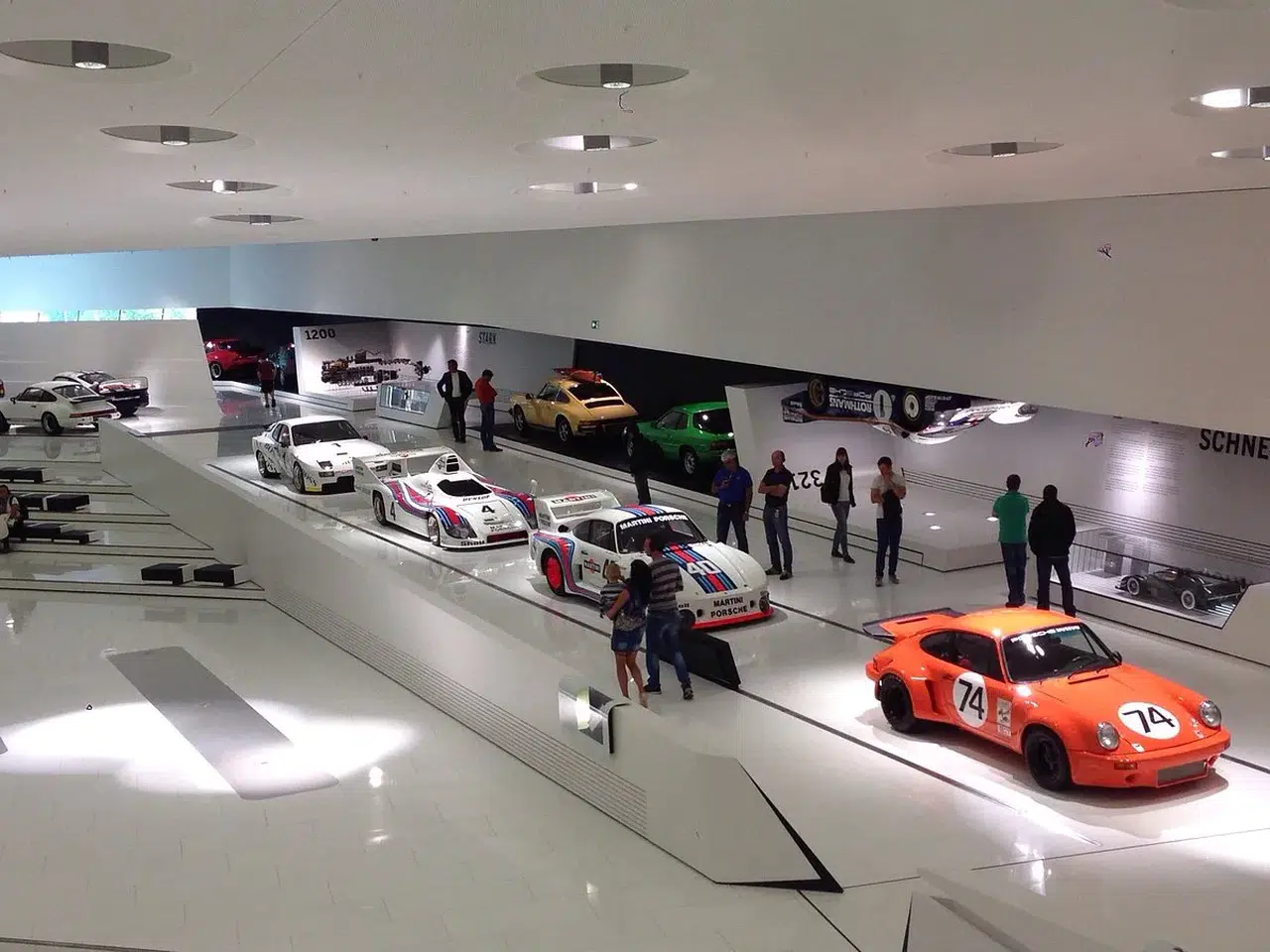 Alman takıntısının mermer üzerindeki itirafı: Porsche Müzesi