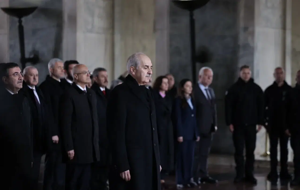 TBMM Başkanı Kurtulmuş başkanlığındaki devlet erkanı, Anıtkabir'i ziyaret etti