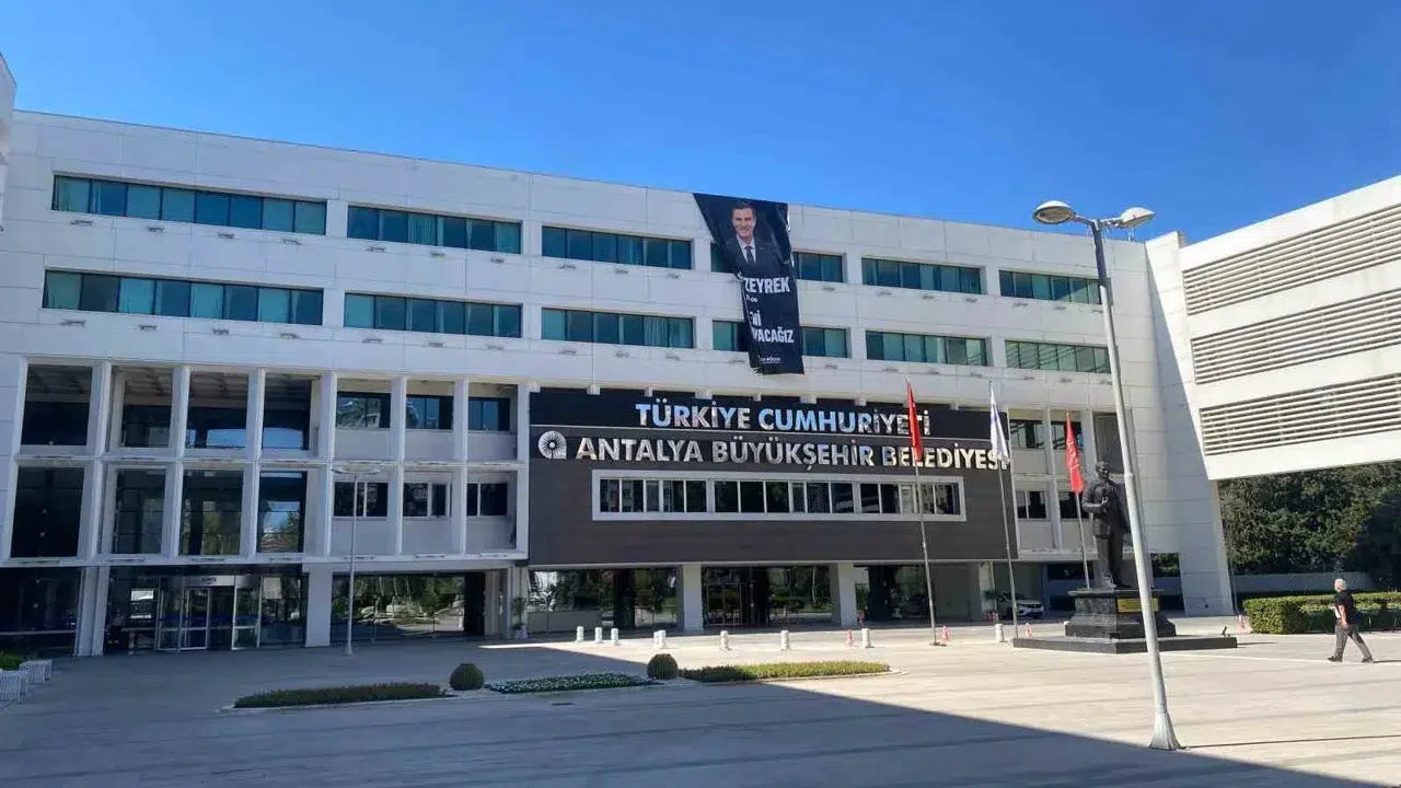 Antalya Büyükşehir Belediyesine “festival” operasyonu: 34 kişi hakkında gözaltı kararı