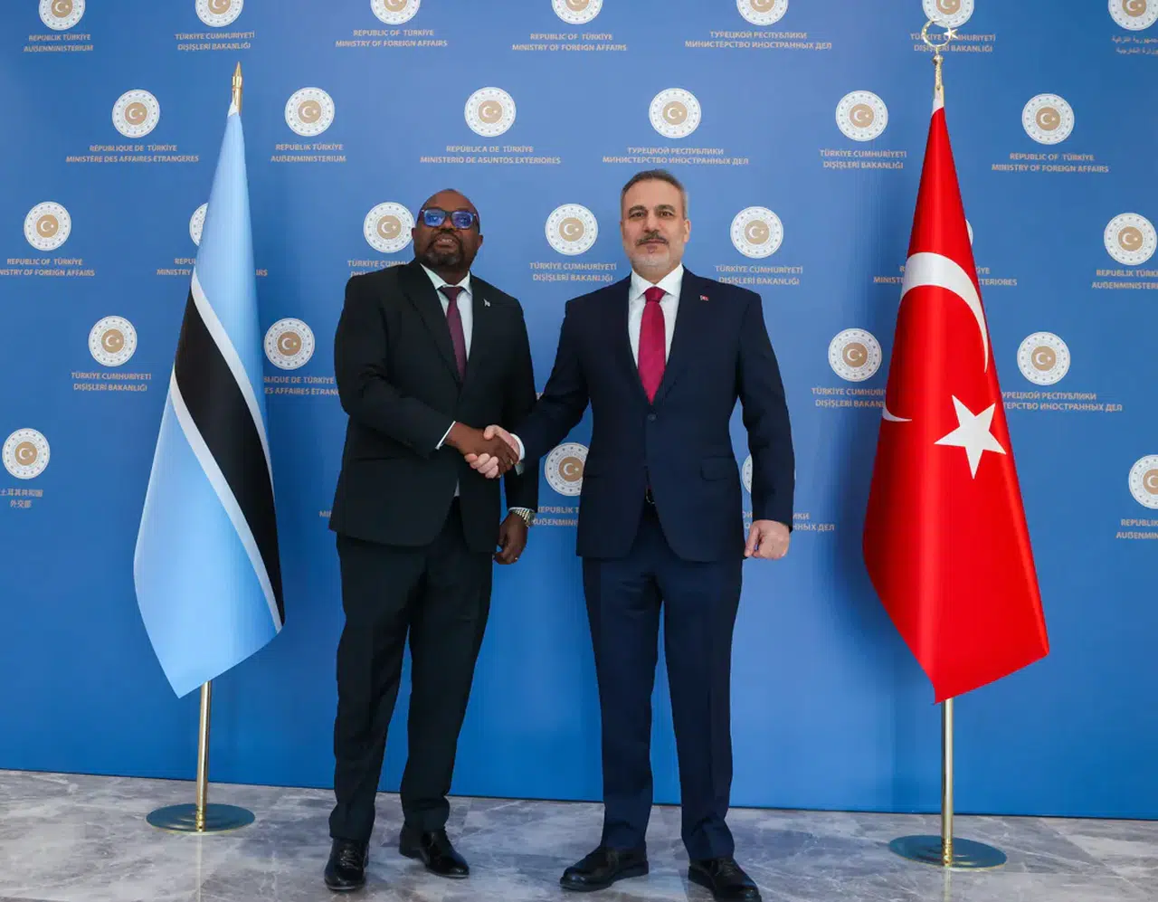 Dışişleri Bakanı Fidan, Botsvana Uluslararası İlişkiler Bakanı Butale ile görüştü