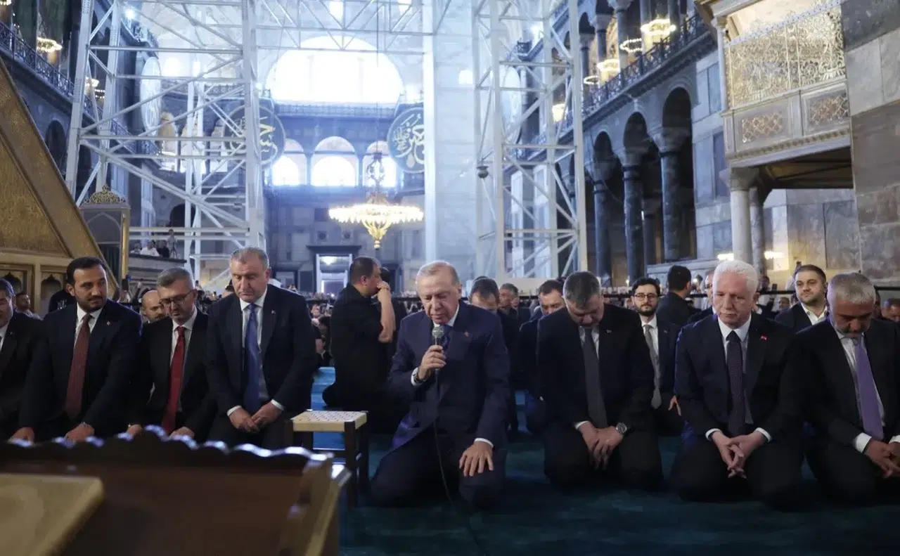 Cumhurbaşkanı Erdoğan’dan Ayasofya’da fetih mesajı: “İstanbul bir başka güzel olacak”