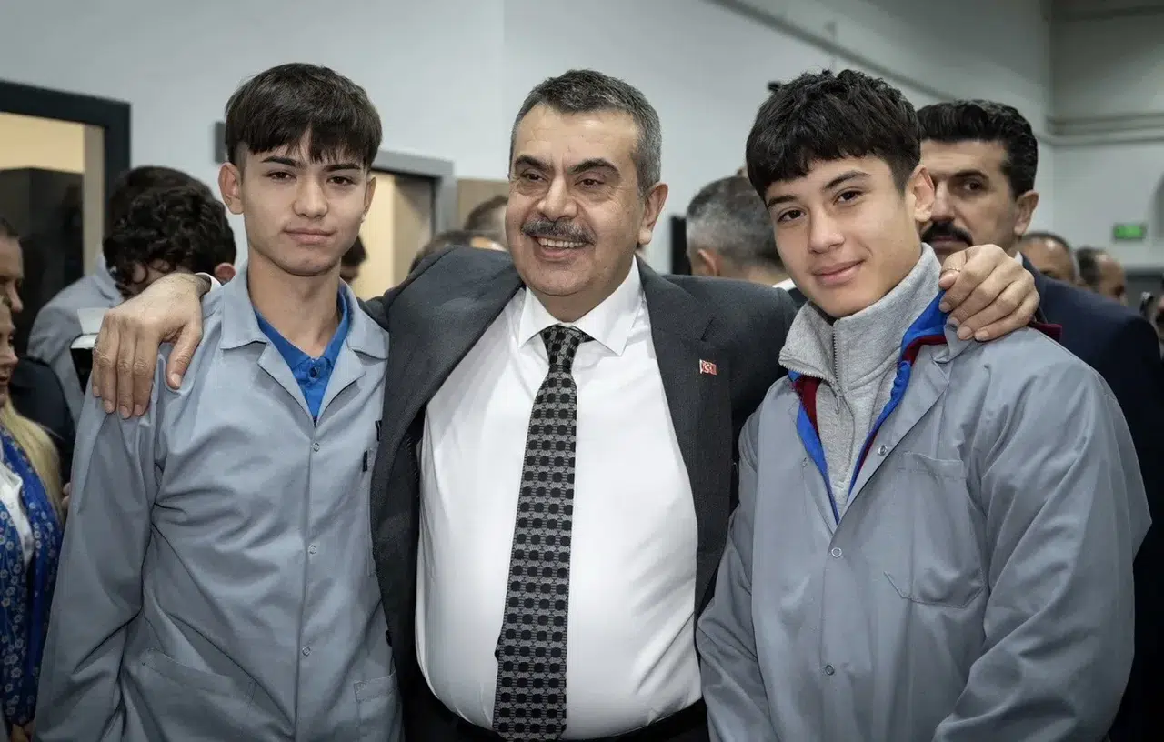 Mesleki eğitimde Türkiye vurgusu: Bakan Tekin’den 28 Şubat ve katsayı değerlendirmesi
