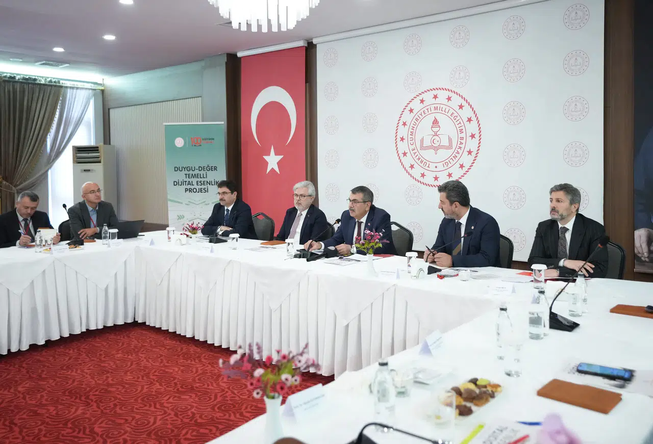 Bakan Tekin: “Çocuklarımızın dijital çağda güçlü bir şahsiyetle yetişmesi için çalışmalarımızı sürdüreceğiz”