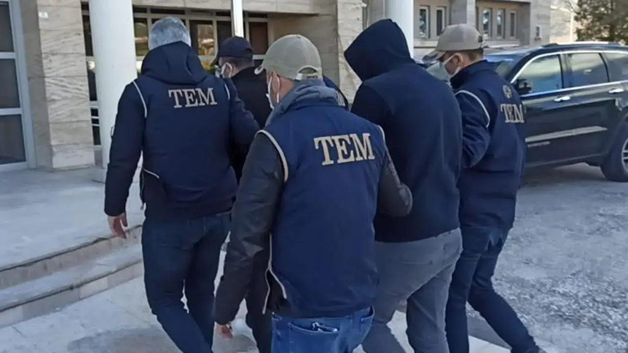 FETÖ’nün sınav usulsüzlüğüne yönelik 4 ilde operasyon: 7 gözaltı kararı verildi
