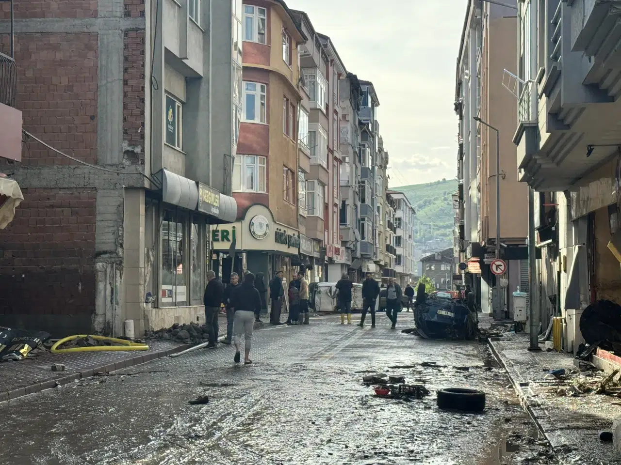 Samsun’un Havza ilçesinde sağanak sele neden oldu: 12 kişi yaralandı
