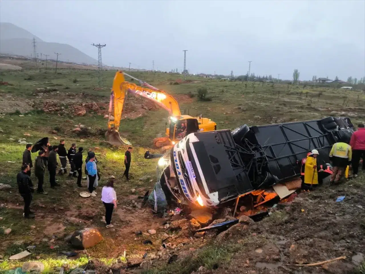 Malatya’da yolcu otobüsü şarampole devrildi: 4 ölü, 15 yaralı