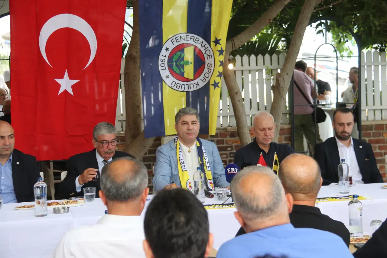 Fenerbahçe Kulübü Başkan Adayı Safi, Fethiye'de taraftarlarla buluştu