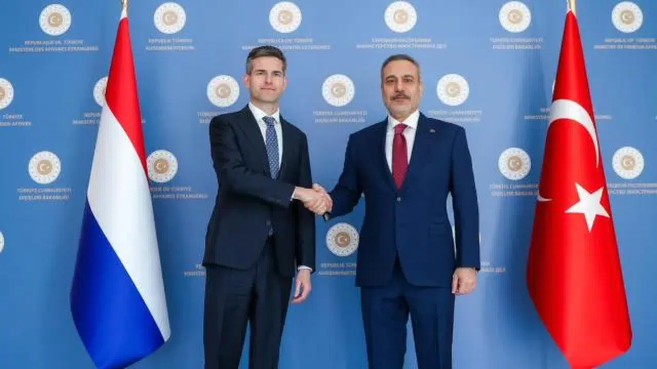 Bakan Fidan ile Hollandalı mevkidaşı arasında NATO görüşmesi