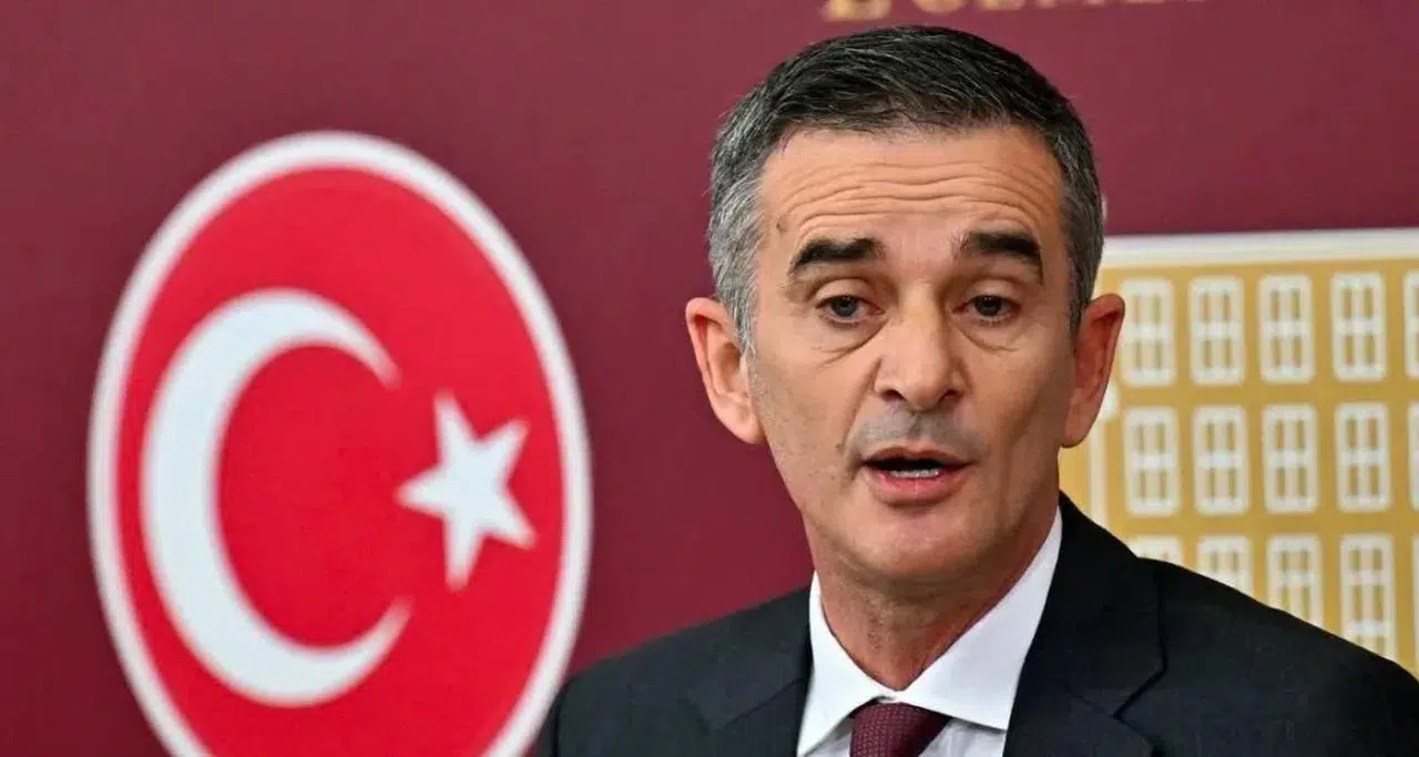 CHP Sakarya Milletvekili Ümit Dikbayır partisinden istifa etti