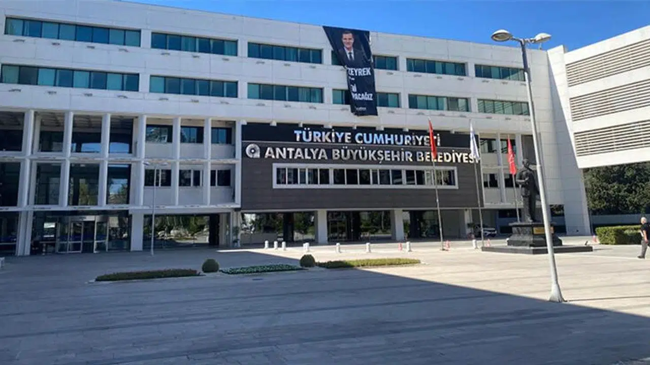 Antalya Büyükşehir Belediyesine yönelik yolsuzluk soruşturmasında 5 tutuklama