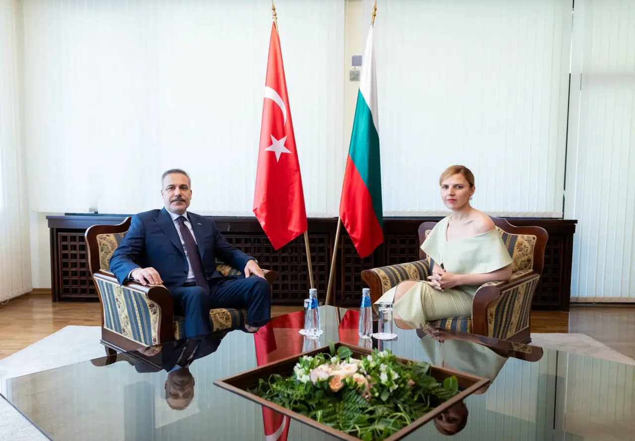 Dışişleri Bakanı Hakan Fidan, Bulgaristan Dışişleri Bakanı Chamova ile görüştü