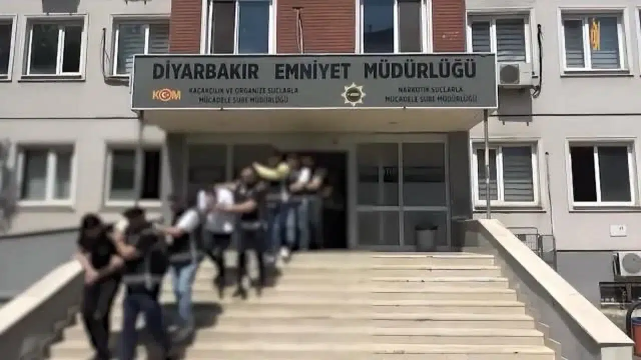 Diyarbakır’da silahlı suç örgütüne operasyon: 15 kişi tutuklandı