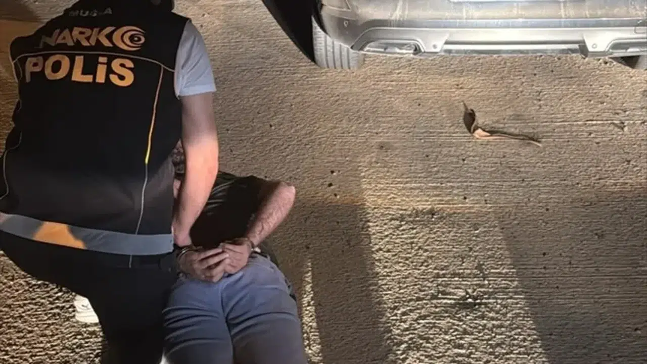 Kırmızı bültenle aranan uyuşturucu şüphelisi Bodrum’da yakalandı