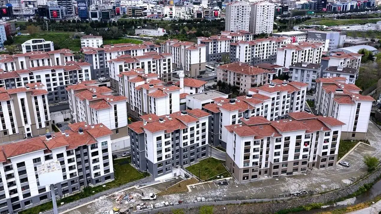 Bakan Kurum: “Vatandaşlarımız devletine güvendi, sağlam yuvalara kavuştu”