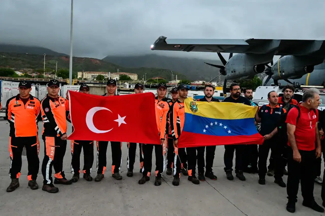 Türkiye’den hareket eden arama kurtarma ekipleri depremden etkilenen Venezuela’ya ulaştı