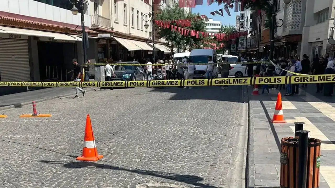 Diyarbakır’da Yapı Kredi şubesine silahlı saldırı