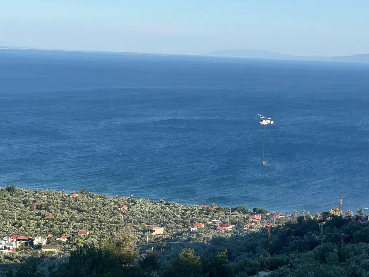 Çanakkale’de zeytinliklerin bulunduğu alandaki yangın söndürüldü