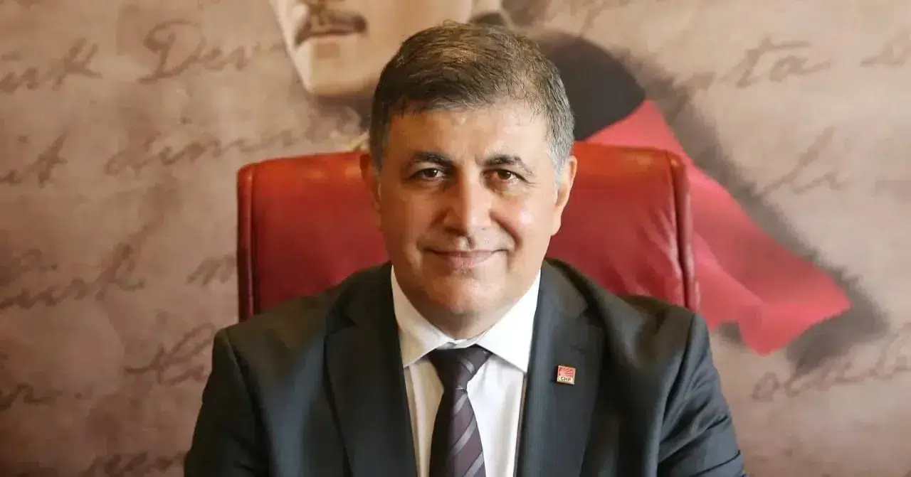 İzmir Büyükşehir Belediye Başkanı Cemil Tugay CHP’den istifa etti