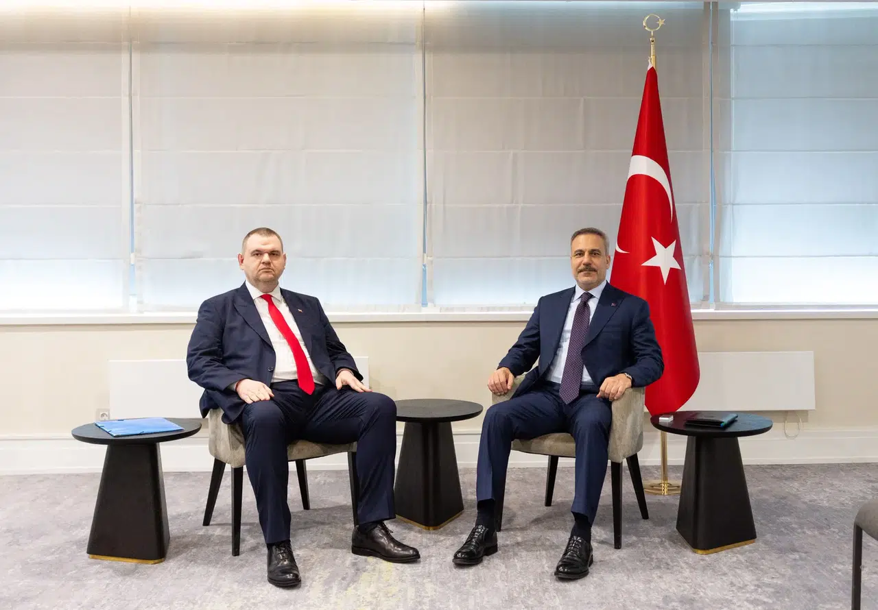 Bakan Fidan, Hak ve Özgürlükler Partisi Genel Başkanı Peevski ile görüştü